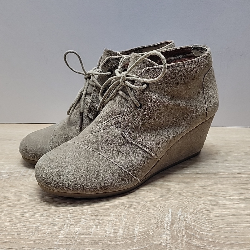 Toms Desert Sand Suede Lace Up Wedge Bootie Size 10